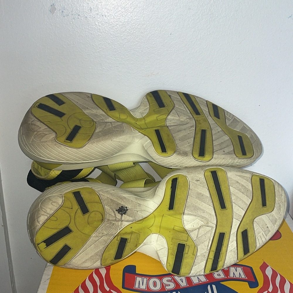 Sorel Yellow Strappy Sandals with Chunky Sole size 8 - Picture 5 of 6